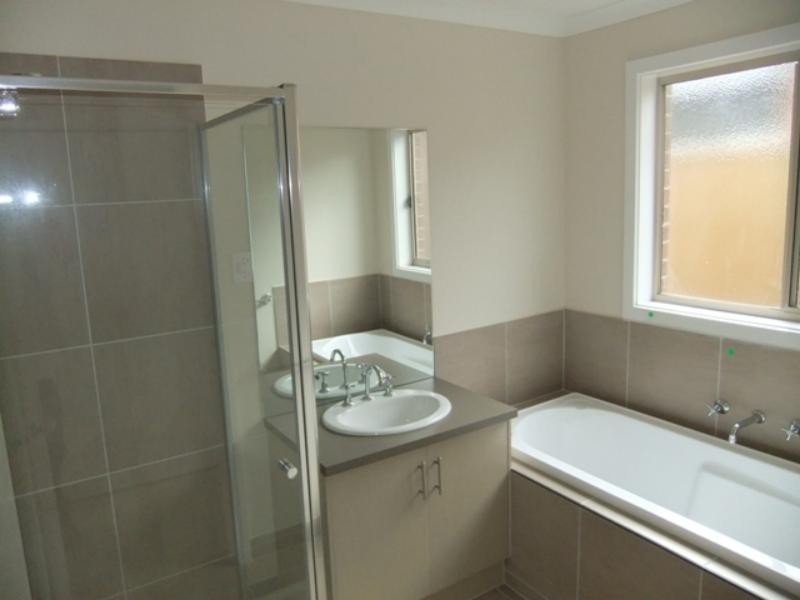 9 Gentle  Wk, Doreen VIC 3754