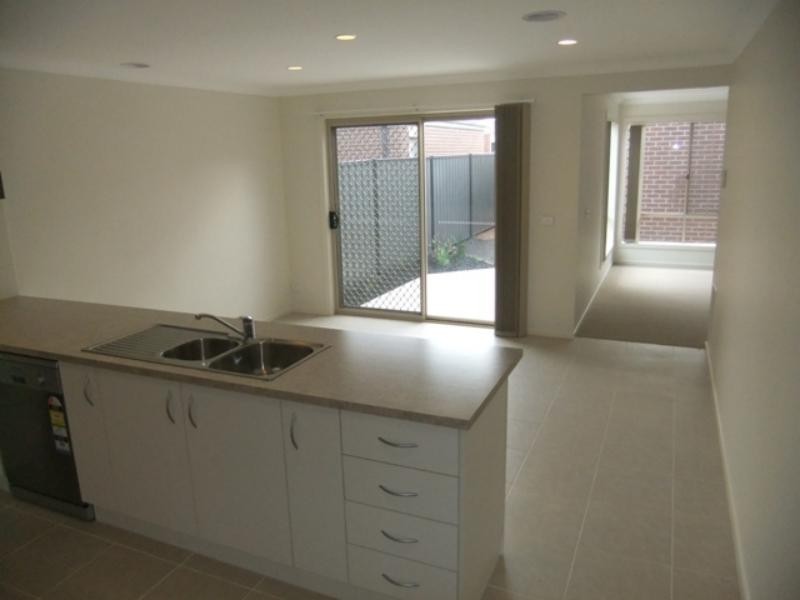 30 Tom Roberts Pde, Point Cook VIC 3030