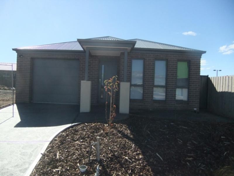 58A Tom Roberts Pde, Point Cook VIC 3030