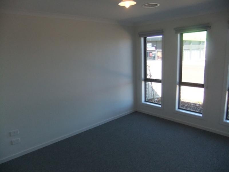 58A Tom Roberts Pde, Point Cook VIC 3030