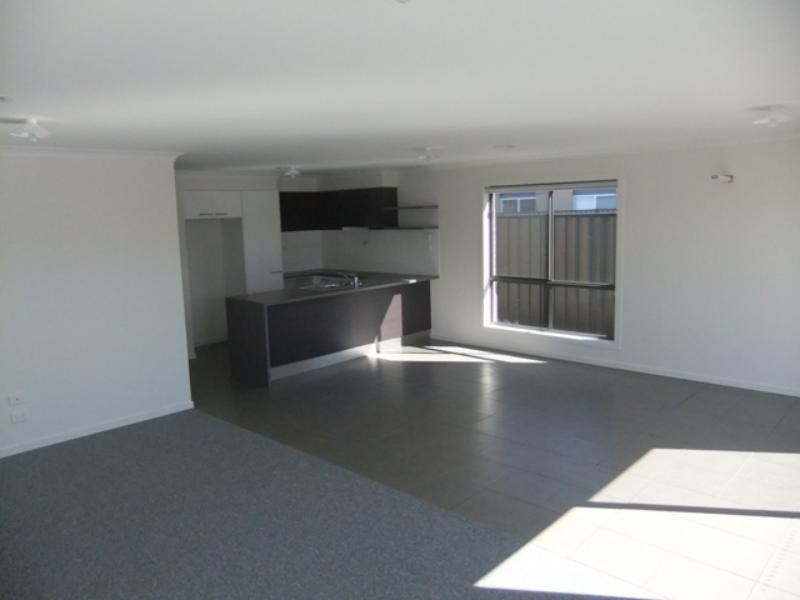 58A Tom Roberts Pde, Point Cook VIC 3030