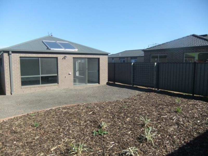 58A Tom Roberts Pde, Point Cook VIC 3030