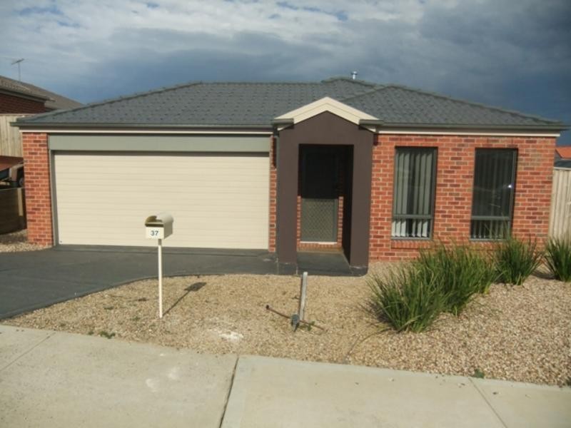 37 Dargo  Cres, Doreen VIC 3754