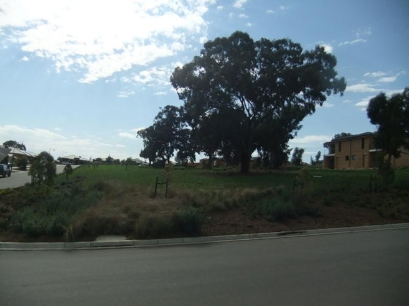 37 Dargo  Cres, Doreen VIC 3754