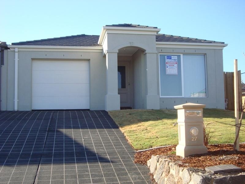 27 Dominion Tce, Truganina VIC 3029