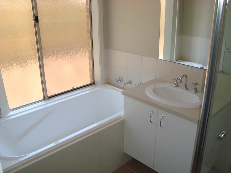 32 Harmony Dr, South Morang VIC 3752