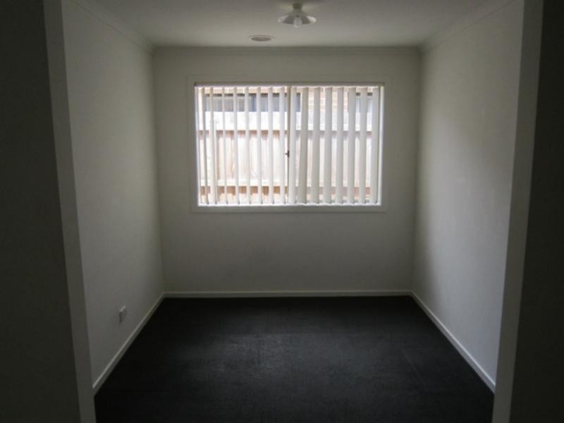 10 Glory St, South Morang VIC 3752