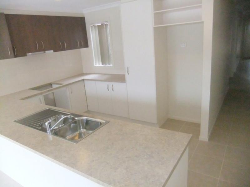 26 Tom Roberts Pde, Point Cook VIC 3030