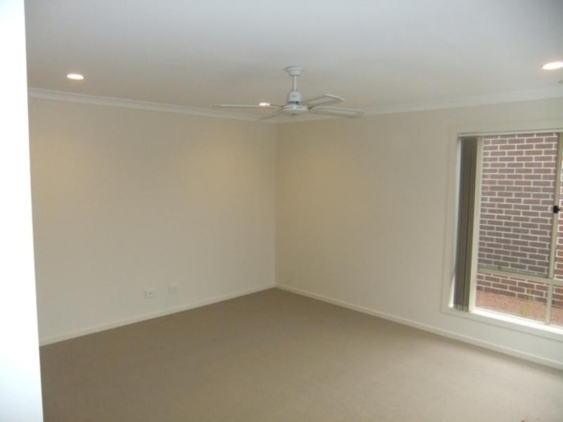 26 Tom Roberts Pde, Point Cook VIC 3030