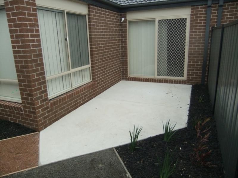 26 Tom Roberts Pde, Point Cook VIC 3030