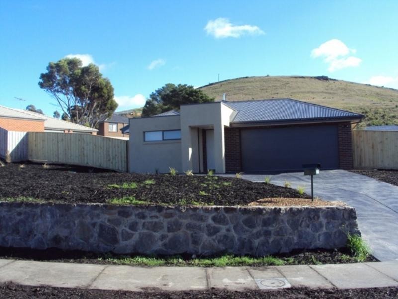 164 Phillip Dr, Sunbury VIC 3429