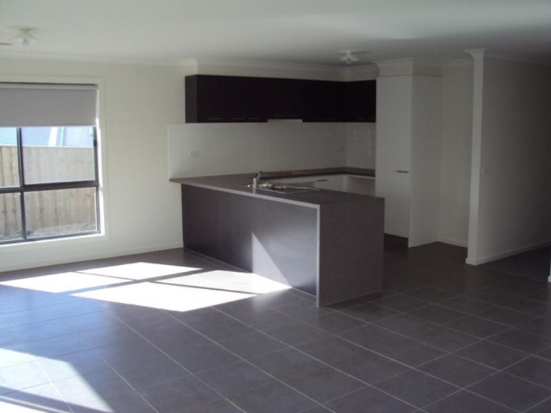 164 Phillip Dr, Sunbury VIC 3429