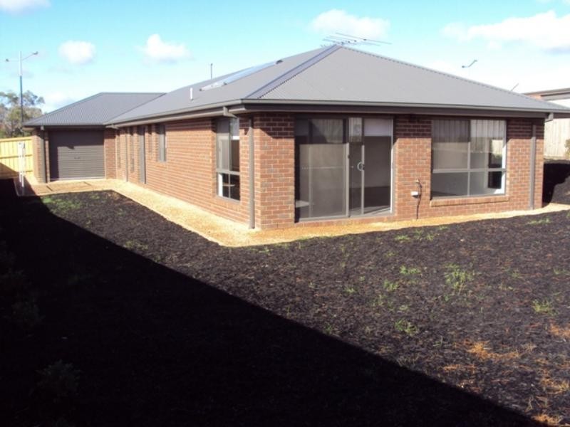 164 Phillip Dr, Sunbury VIC 3429