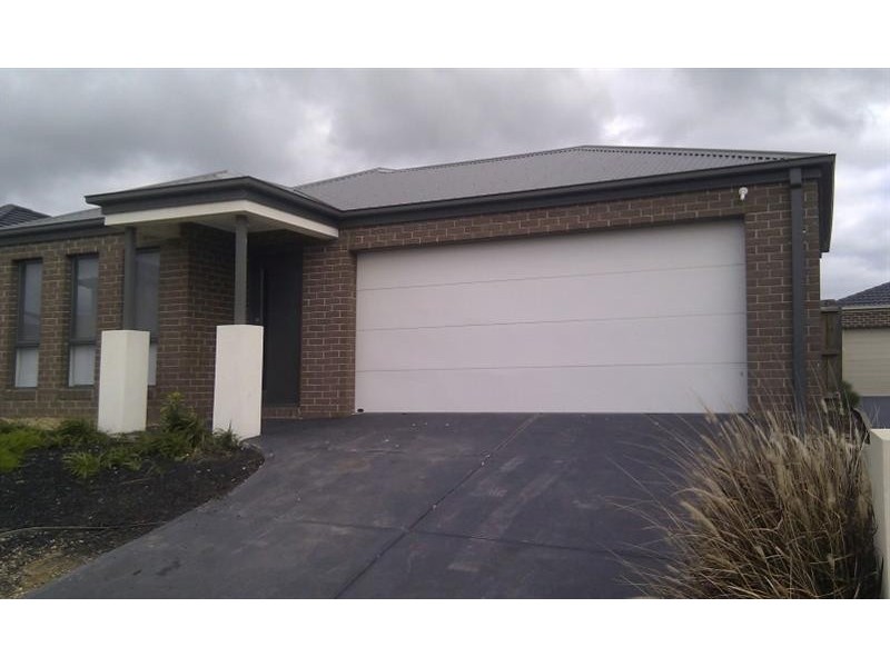 22 Leveque Loop, Craigieburn VIC 3064