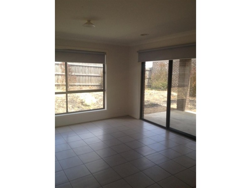 22 Leveque Loop, Craigieburn VIC 3064