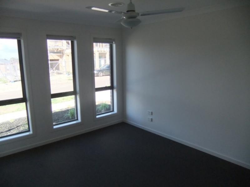 22 Leveque Loop, Craigieburn VIC 3064