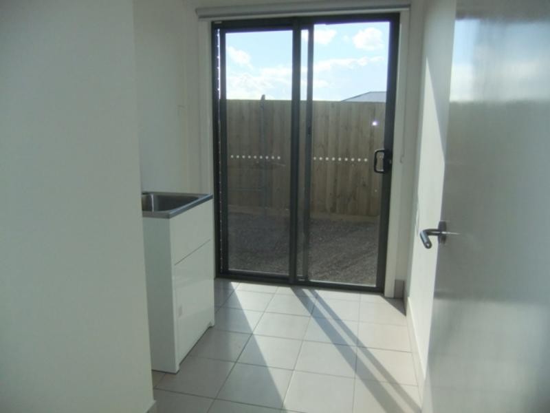 22 Leveque Loop, Craigieburn VIC 3064