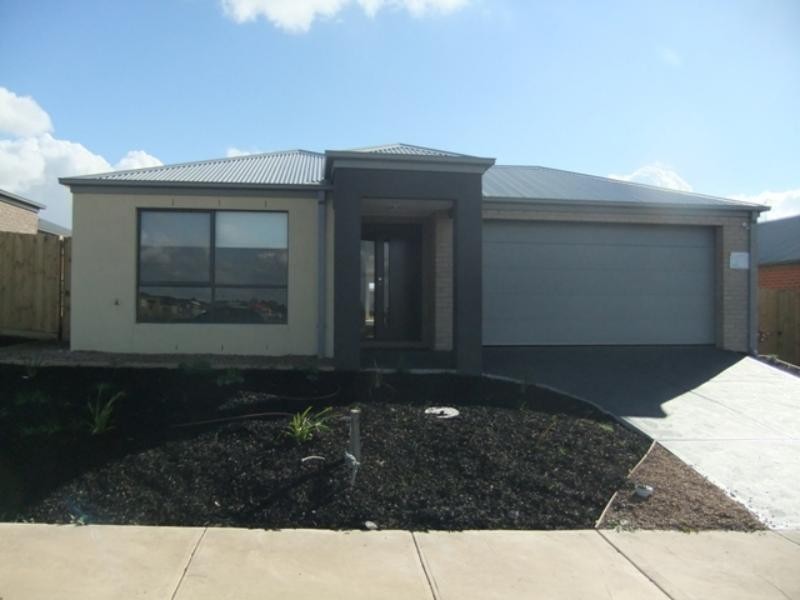 14 Leveque Loop, Craigieburn VIC 3064