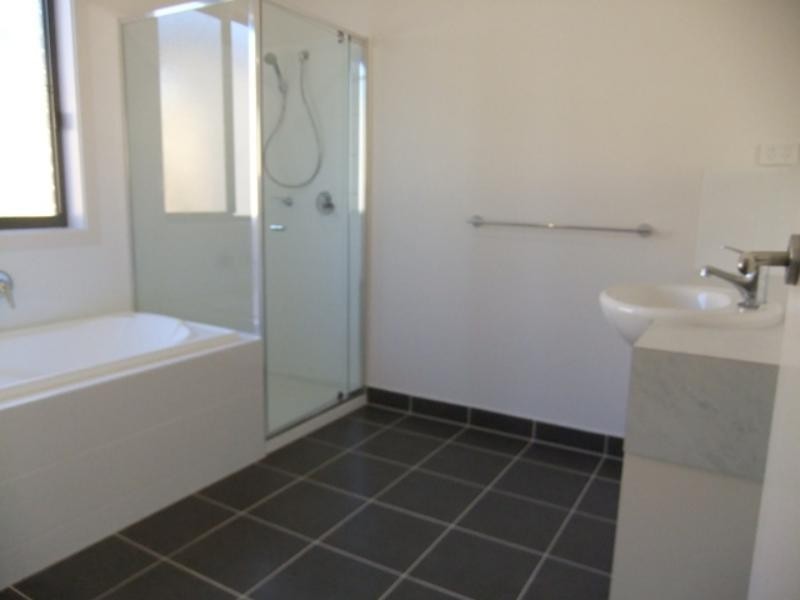 14 Leveque Loop, Craigieburn VIC 3064