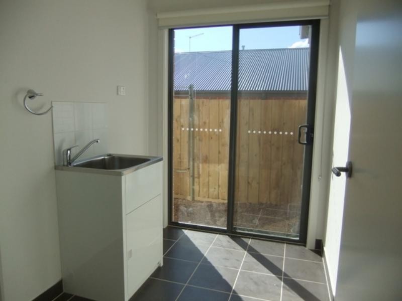 14 Leveque Loop, Craigieburn VIC 3064
