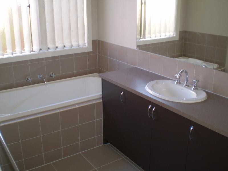 1 Grackle Cres, Williams Landing VIC 3027