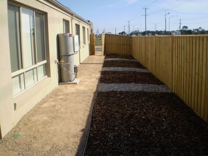 1 Grackle Cres, Williams Landing VIC 3027