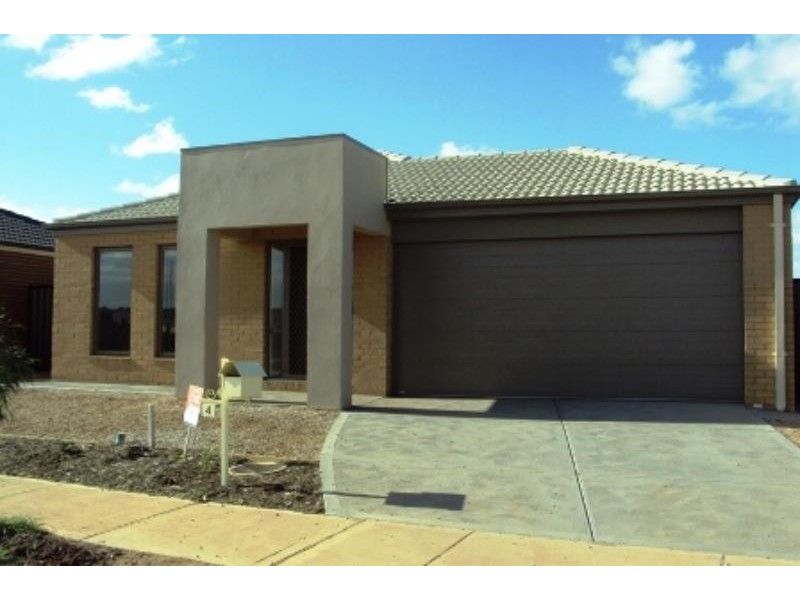 4 Aston Gld, Derrimut VIC 3030
