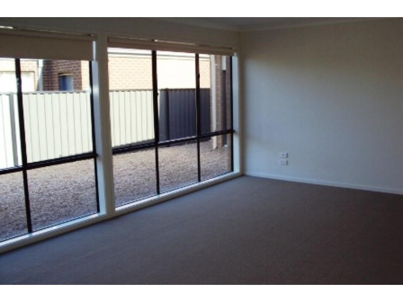 4 Aston Gld, Derrimut VIC 3030