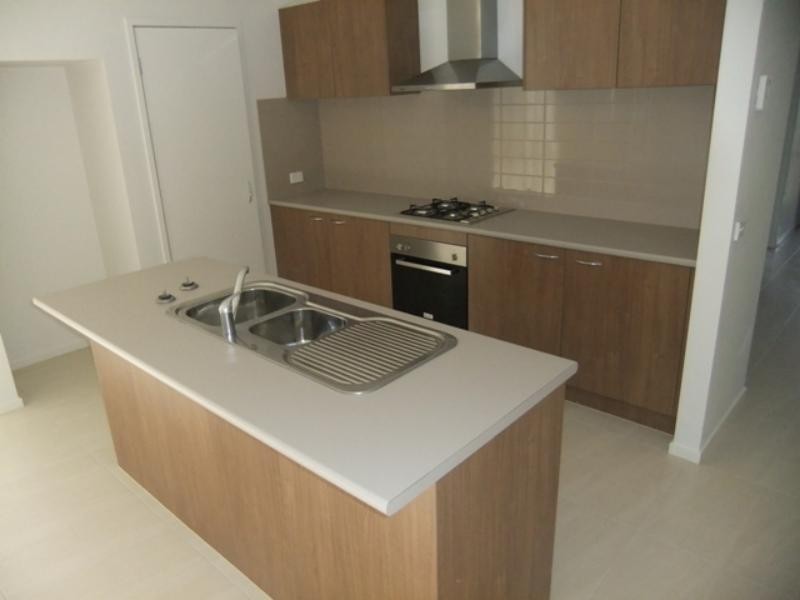 16 St Mellion  Cl, Sunbury VIC 3429