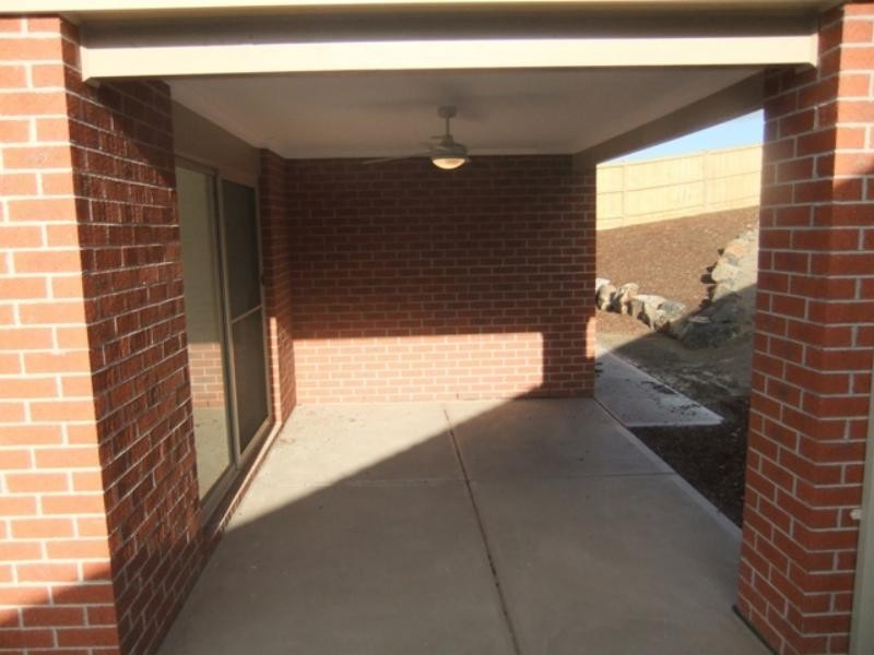 16 St Mellion  Cl, Sunbury VIC 3429