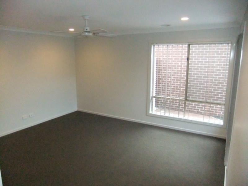 40 Tom Roberts Pde, Point Cook VIC 3030