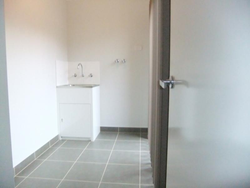 40 Tom Roberts Pde, Point Cook VIC 3030