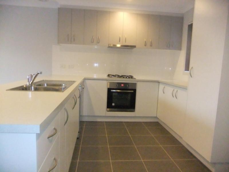 40 Tom Roberts Pde, Point Cook VIC 3030