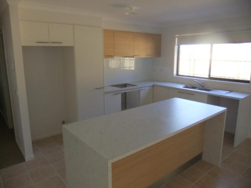 28 Baggygreen St, Sunbury VIC 3429