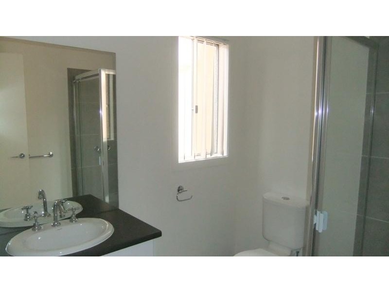 6 Treeview Dr, South Morang VIC 3752