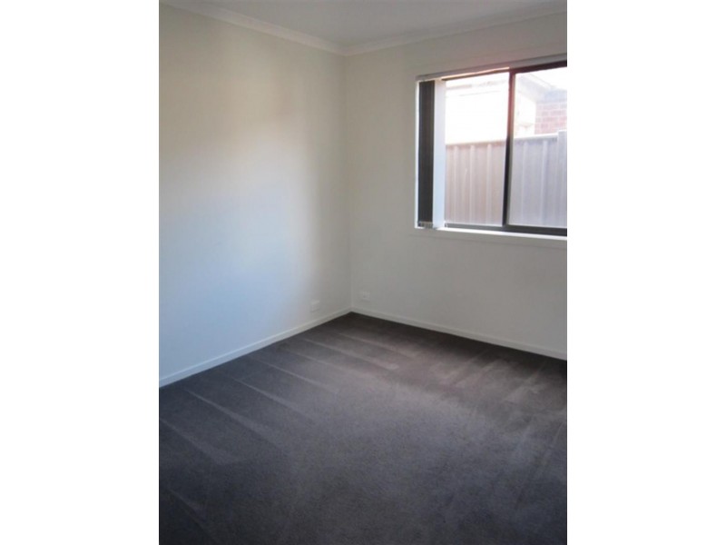 78 Duncombe Park Way, Deer Park VIC 3023