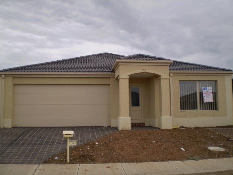 76 Duncombe Park Way, Deer Park VIC 3023