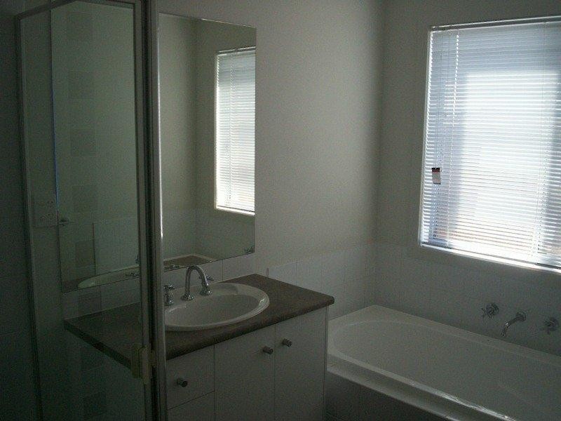 81 Hatchlands Dr, Deer Park VIC 3023