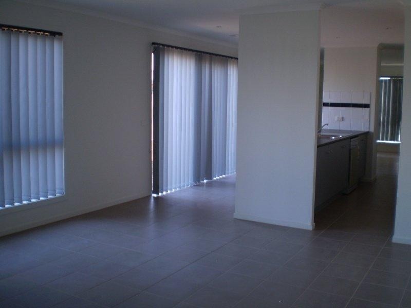 7 Stapehill  Ct, Deer Park VIC 3023