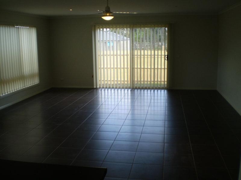 248 The Lakes Bvd, South Morang VIC 3752