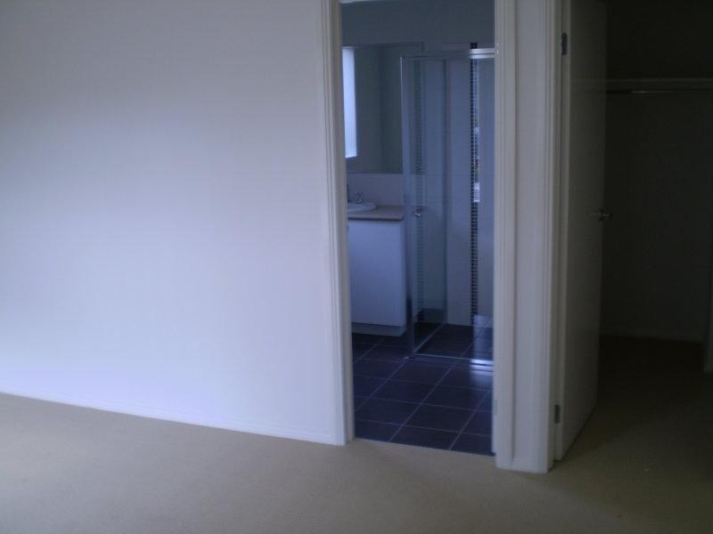 248 The Lakes Bvd, South Morang VIC 3752