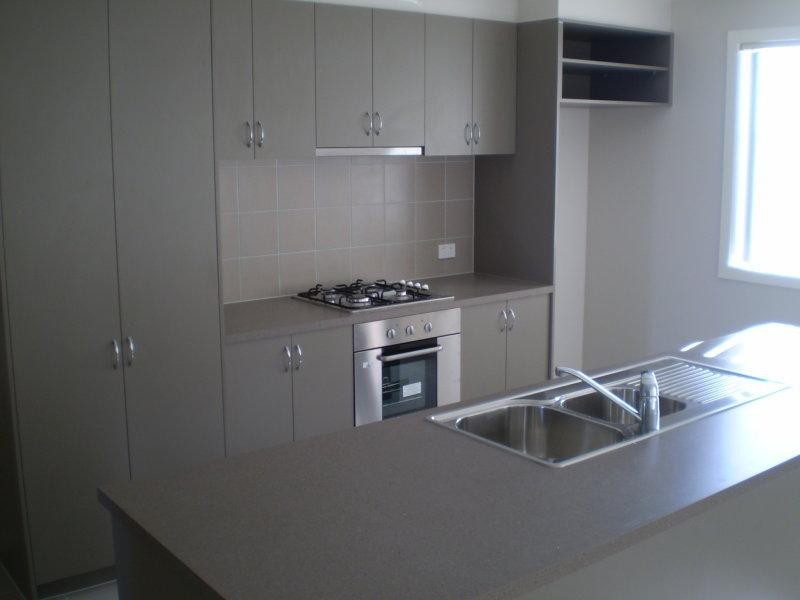 1 Grackle Cres, Williams Landing VIC 3027