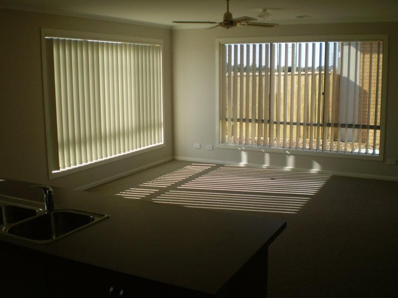 1 Grackle Cres, Williams Landing VIC 3027