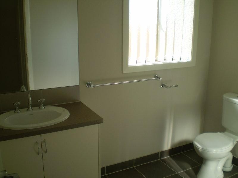 1 Grackle Cres, Williams Landing VIC 3027