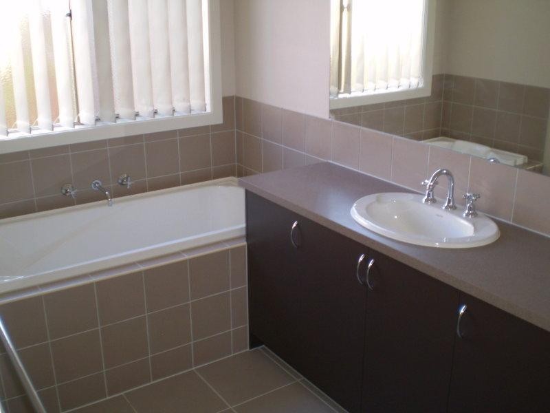 1 Grackle Cres, Williams Landing VIC 3027