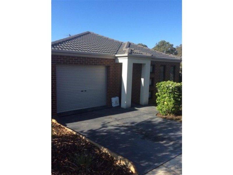 5 Harmony Dr, South Morang VIC 3752