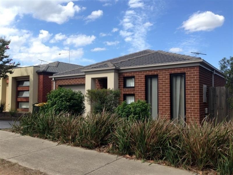 5 Harmony Dr, South Morang VIC 3752