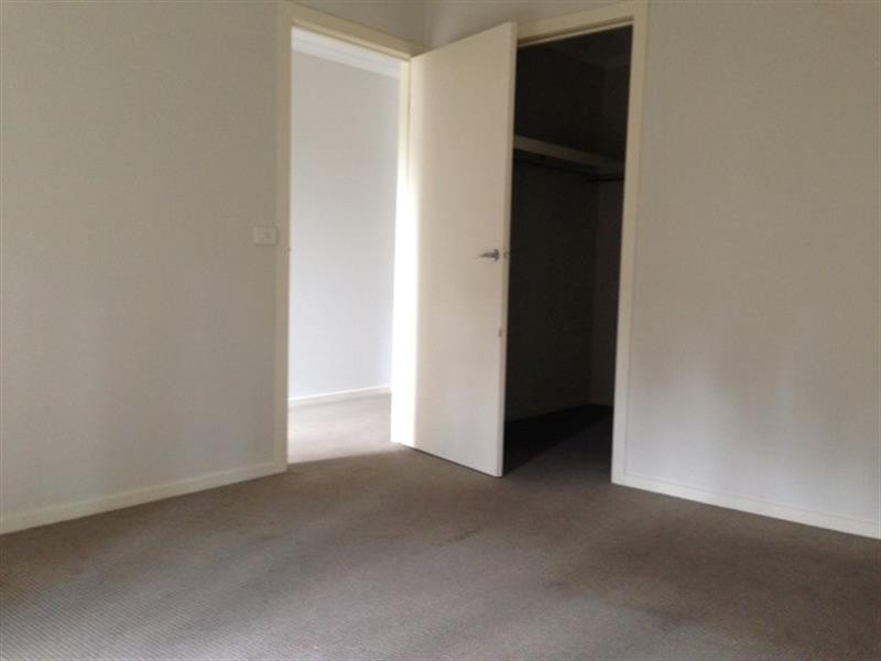 5 Harmony Dr, South Morang VIC 3752