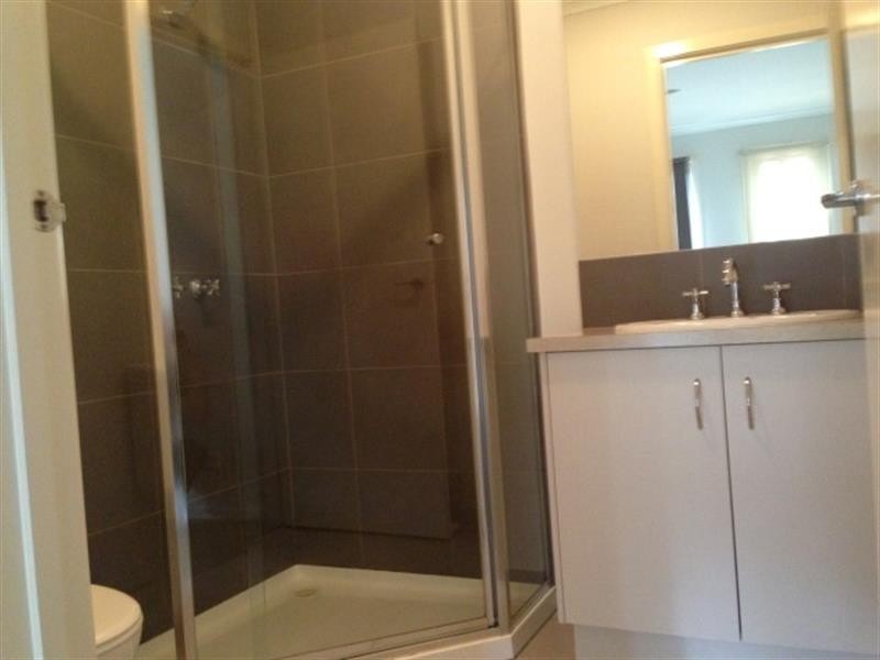 5 Harmony Dr, South Morang VIC 3752