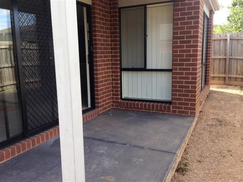 5 Harmony Dr, South Morang VIC 3752